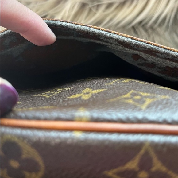 ‼️SOLD‼️ 💯 Authentic Louis Vuitton Blois Crossbody Bag - Picture 7 of 14